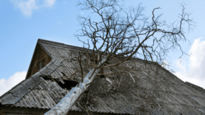How To Deal With Roofing Emergencies