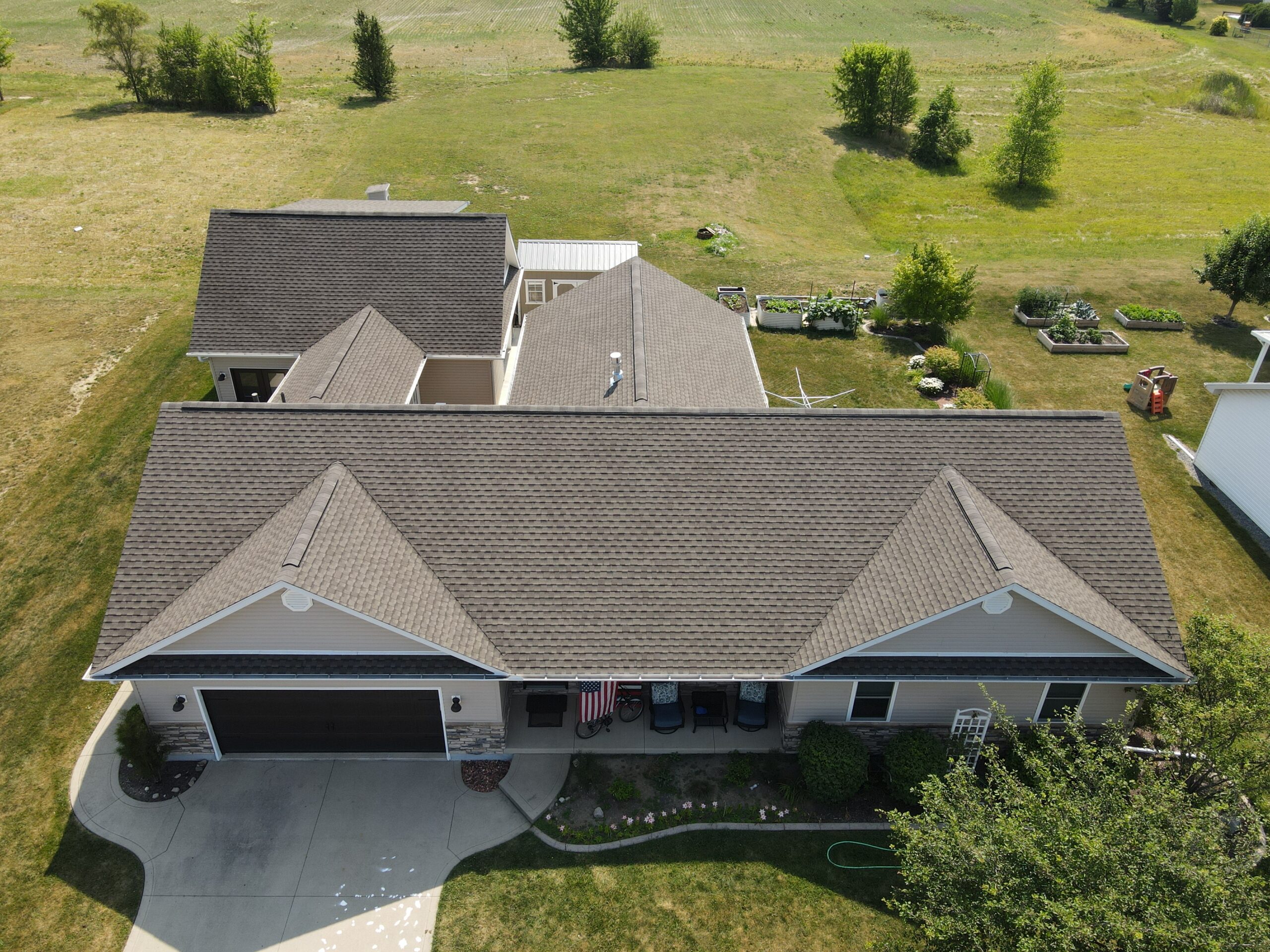 Durable residential roofing installation in Worthington