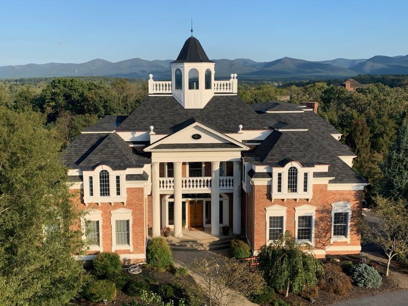 Large estate home finished with GAF Camelot II shingles